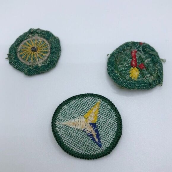 Vintage Girl Scouts Badge Lot of Three 40s-50s Personal Heath Cyclist Dancer - Picture 2 of 5